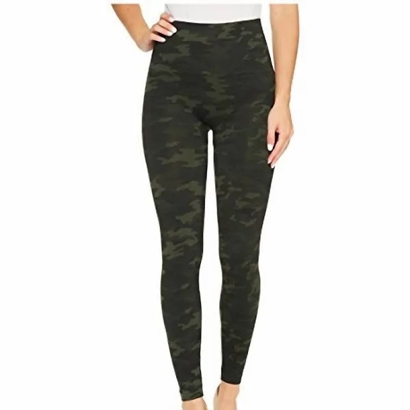 SPANX Pants - Spanx “Look at Me Now” Seamless Camo Leggings Women’s Medium